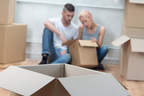 Residential moving support with unpacking services in Richmond upon Thames