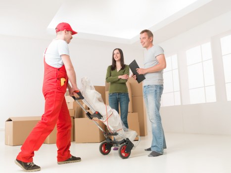 Professional Richmond upon Thames removal van for moving boxes and furniture
